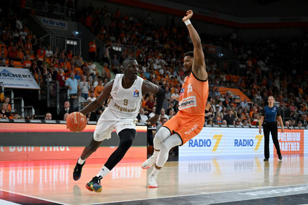 成摆在眼前 成摆在眼前